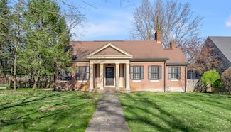 1492 Tates Creek Rd, Lexington, KY 40502