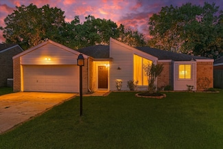 12411 Caren Ct, Houston, TX 77031