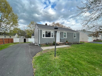 112 Brookside Cir, Wethersfield, CT 06109