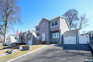 103 Overlook Dr, Dumont, NJ 07628