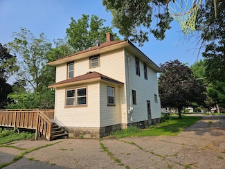 730 1st St N, Waterville, MN 56096