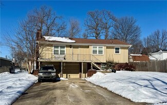 8400 Shawnee Ln, Overland Park, KS 66212