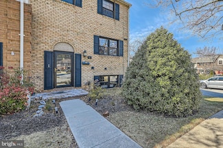 62 Theo Ln, Towson, MD 21204