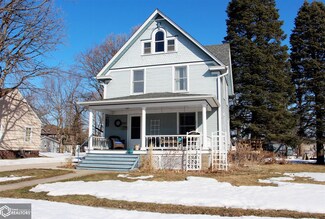 1521 7th Ave, Grinnell, IA 50112