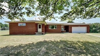 39053 Crestview Rd, Leetonia, OH 44431