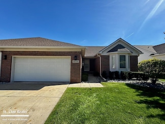 676 Snowbird Cir W, Saint Clair, MI 48079