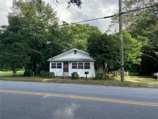 9660 Tuskegee St, Notasulga, AL 36866