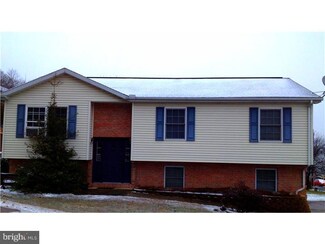 70 N 4th St, Cressona, PA 17929