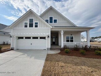 316 Bluebird Ln, Hampstead, NC 28443