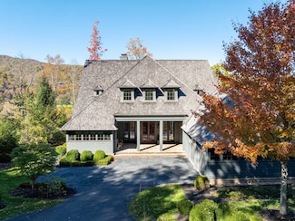 326 White Sulphur Hill Rd, White Sulphur Springs, WV 24986