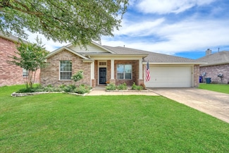 429 Creekwood Ct, Forney, TX 75126