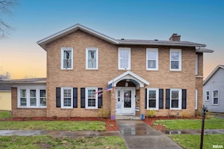 512 Market St, Henry, IL 61537