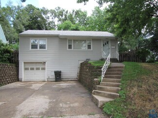 2530 S Cecelia St, Sioux City, IA 51106