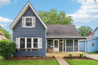 414 4th St, Prairie Du Sac, WI 53578