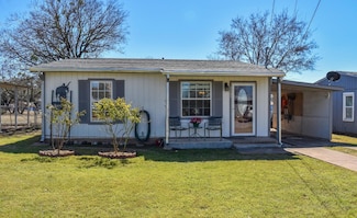 1105 Bee St, Brady, TX 76825