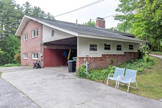 28 New Searles Rd, Nashua, NH 03062