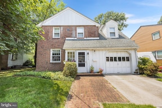 215 N Vineyard Blvd, Collingswood, NJ 08108