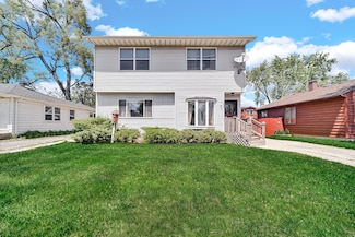 2643 Glenwood St, Highland, IN 46322
