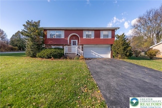 38 S Herbein Dr, Topton, PA 19562