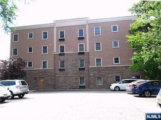 24 S William St Unit 402, Bergenfield, NJ 07621