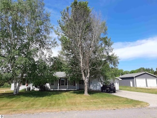 2830 Bradford Rd, Manistee, MI 49660