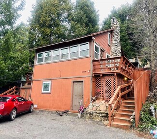 23083 Hemlock Ln, Crestline, CA 92325