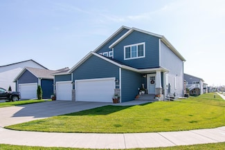 7912 Cottonwood Blvd, Horace, ND 58047