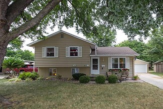 653 17th St, Nevada, IA 50201