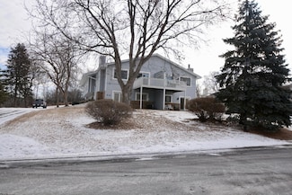 4310 Clemson Cir, Saint Paul, MN 55122