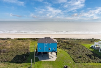 3180 Gulf Castle Dr, Crystal Beach, TX 77650