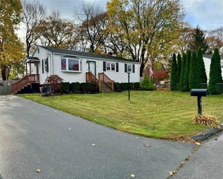 48 Limestone St, Warwick, RI 02889