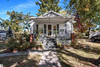 1037 E State St, Traverse City, MI 49686
