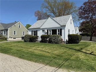 26 Yale Ave, Riverside, RI 02915