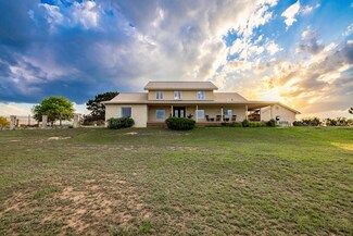 247 Huntleigh Rd S, Hunt, TX 78024