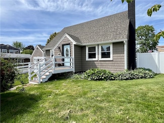 25 Oriole Ave, Cranston, RI 02920