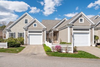 4 Amberwood Ct Unit 212, Buzzards Bay, MA 02532