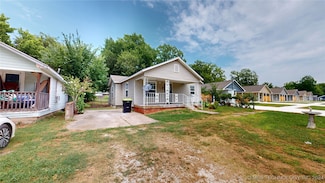728 W 10th St, Ada, OK 74820