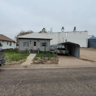 517 3rd St, Chappell, NE 69129