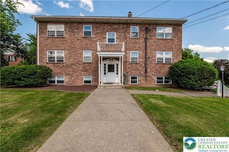 90 Gum St Unit 1N, Nazareth, PA 18064
