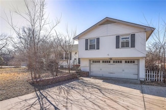 4015 E Red Bridge Rd, Kansas City, MO 64137