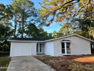 2319 W Park Dr, Gautier, MS 39553