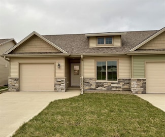 415 E Madison St, Winterset, IA 50273