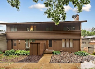 21 Walden St, Burnsville, MN 55337