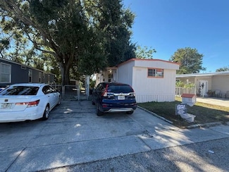 9765 Oaks St, Tampa, FL 33635