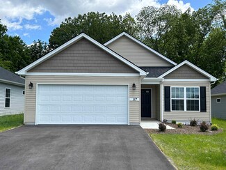 117 Aaliyah Ln, Radford, VA 24141