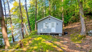 200 Privatewood Ct, Ulster, NY 12401