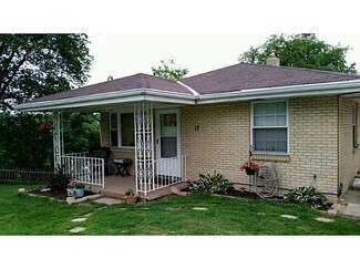 17 Hilltop Rd, Burgettstown, PA 15021