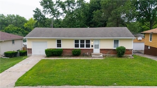 8709 E 83rd St, Raytown, MO 64138