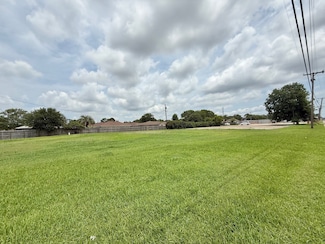 2702 Nall St, Port Neches, TX 77651