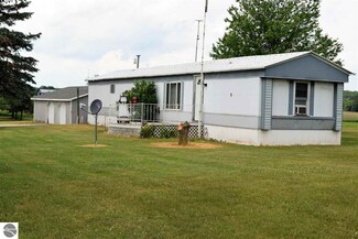 3979 E South County Line Rd, Shepherd, MI 48883